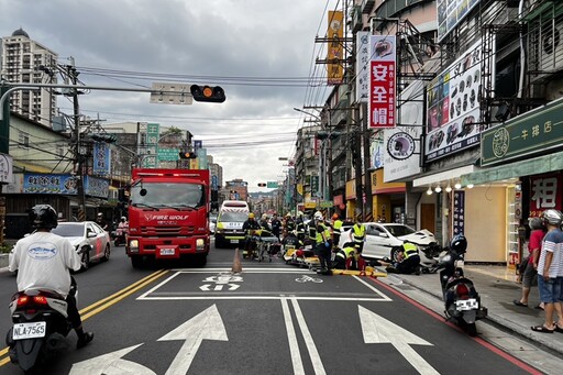 汽車失控暴衝撞7車 駕駛無照開罰還涉過失傷害