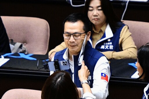 邱議瑩打藍委耳光遭訴 何元楷指情緒控管有問題不適任首長
