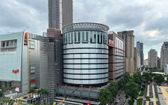 新光三越明起分層進貨 李正偉：仍須依法定程序申請整棟恢復使用