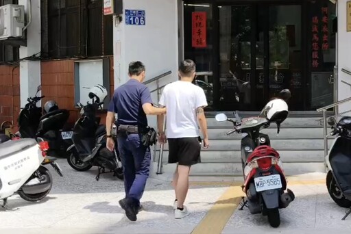 不甘分手 19歲男將前女友按倒街頭狂毆涉2罪被逮