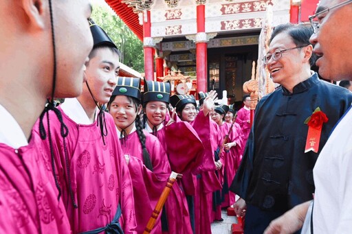 教師節藍綠白齊發聲 首長政要感謝師恩並推教育措施