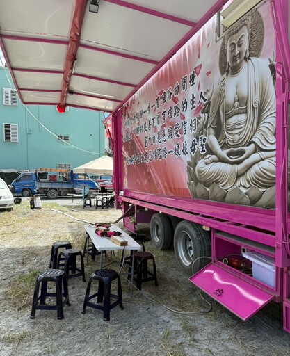 國慶救災不間斷 何欣純助台中「沐浴超人」連夜赴花蓮