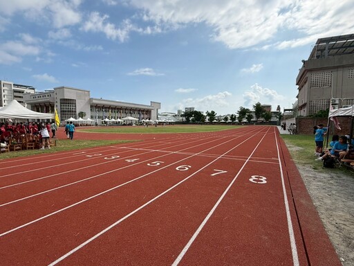 台東女中嶄新PU操場啟用 黃建賓:實現對孩子承諾