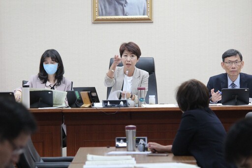 強化轉型配套、建立控股平台 陳亭妃：讓中小企業打團體戰