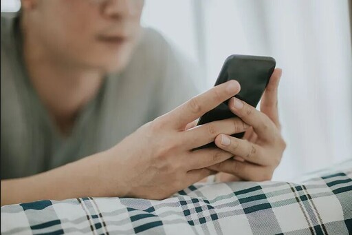 恐怖同事示愛被打槍瘋狂騷擾 亮保險套「暗示來一下」判賠10萬