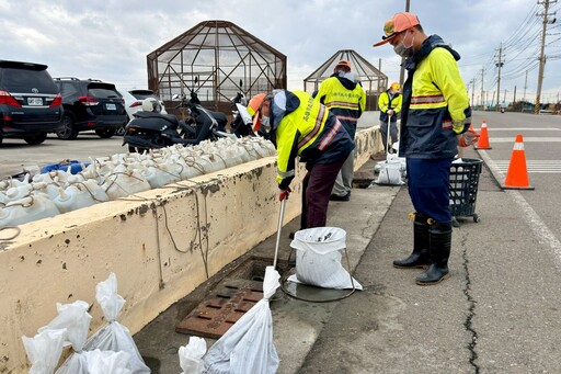 嚴防豪雨強風 陳其邁視察整備永安北溝排水系統