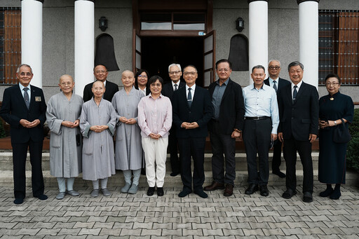 劉世芳感謝並期續與慈濟密切合作 證嚴法師讚鏟子超人「台灣以愛為寶」