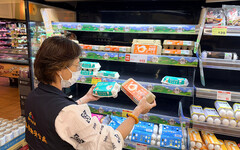 石崇良宣布本周擴大抽查蛋 盧秀燕肯定食安處主動查獲