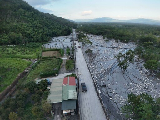 花蓮縣府全面搶通花45線 恢復萬榮明利村交通