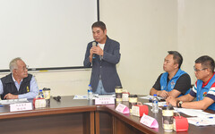 鍾東錦爭取冷鏈物流中心 胡忠一允諾可依計畫推動進程