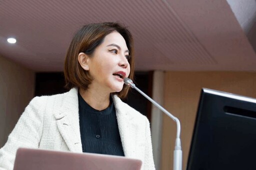 月世界垃圾山案掀政治攻防 陳菁徽酸「有夠暖」、黃文益反斥抹黑操作