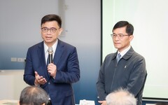 考察亞灣視察AI產業進駐 賴瑞隆轟藍白惡法讓高雄倒退10年