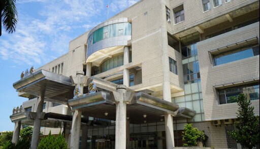 少婦愛上小孩的老師 瘋狂傳訊示愛「我還是很緊實」