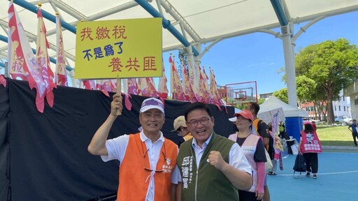 邱建富直奔花蓮參加「護國大遶境」 呼籲民眾「不能金魚腦!」