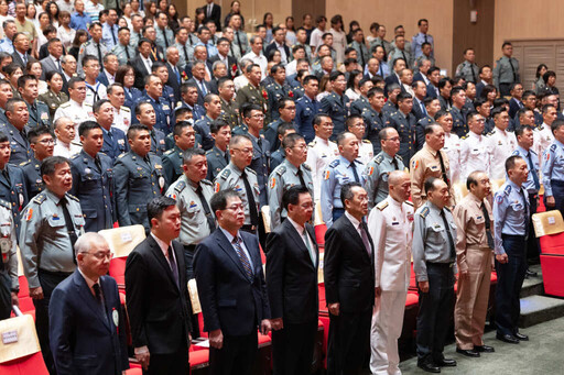 總統出席「114年軍人節暨全民國防教育日表揚大會」落實全民團結