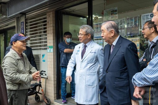 李棟樑慰訪三總松山分院巡迴醫療 感謝照護國人健康