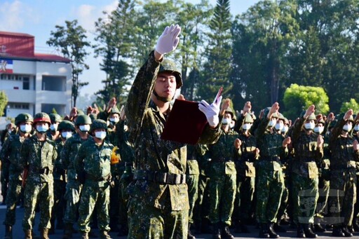 步兵第101旅常備兵役軍事訓練開訓宣誓
