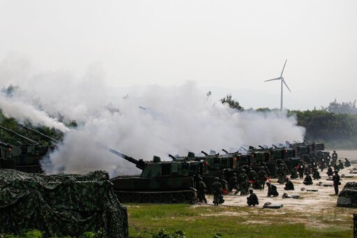 十軍團重砲保養射擊 展現堅強防衛戰力