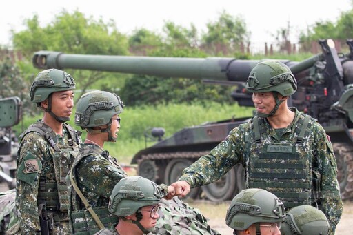 十軍團重砲保養射擊 發揚砲兵強大火力