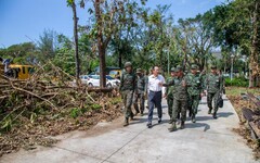 顧部長視導南部駐軍災後復原任務 慰勉官兵辛勞