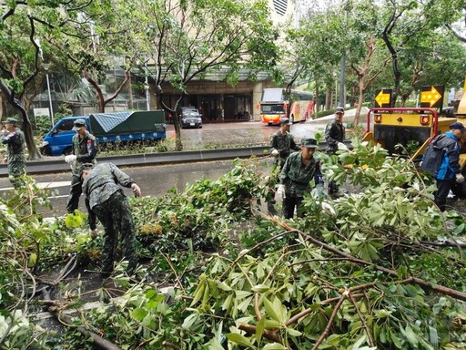 國軍協助北市災後復原 愛民助民守護家園