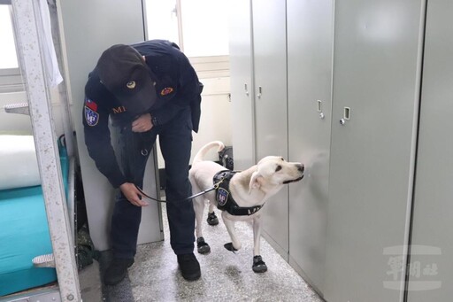 六軍團重防營緝毒犬查察 確保部隊安全