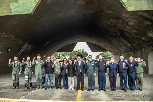 立委考察空軍一聯隊 肯定空軍捍衛領空辛勞