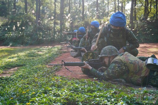 206旅步槍實彈射擊訓練 熟悉武器裝備操作