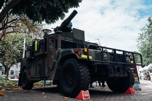 圖文:M1167拖式裝甲悍馬車