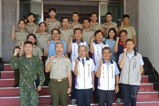 嘉義軍友顧問團慰問駐軍 感謝官兵衛國辛勞