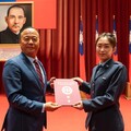 國防大學舉辦博碩士班畢業典禮 柏副部長期勉以軍人為榮