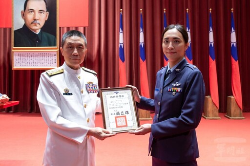 國防大學軍事深造教育畢業典禮 劉校長勉奉獻所學