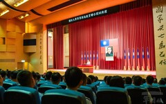 軍事深造教育聯合開訓 劉志斌勉迎接挑戰邁軍旅高峰