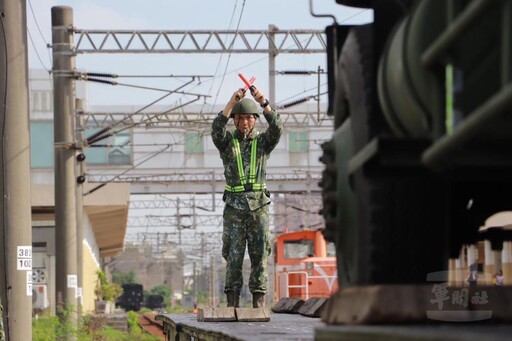 圖文:鐵運裝載作業