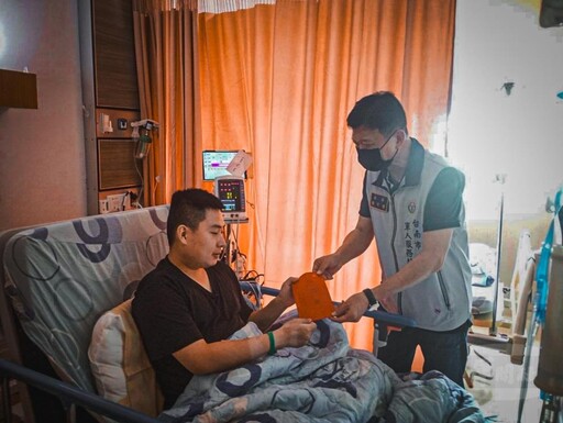 秀峰公記慈善會慰問住院軍官 傳遞社會溫情