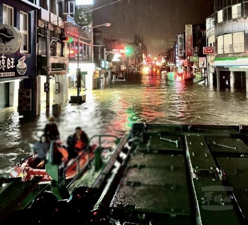 圖文:AAV7馳援(一)