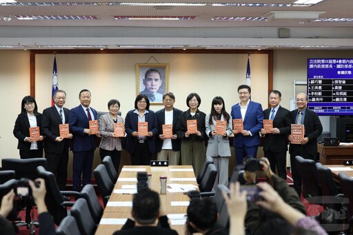 《臺灣全民安全指引》普發 柏副部長:強化防衛韌性 屬必要公共投資