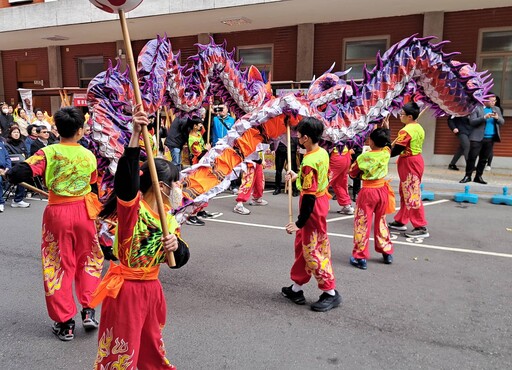 苗栗火旁龍首次立院飛舞 27年傳承創新接軌國際