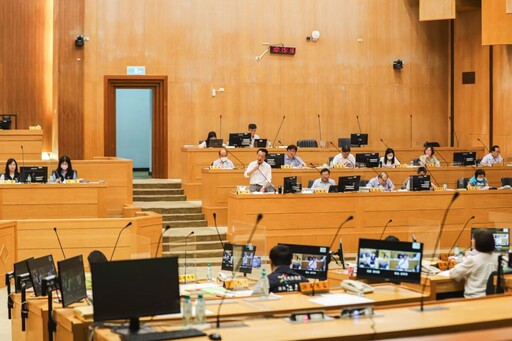 嘉縣議會第20屆第5次定期大會 翁章梁進行施政總報告