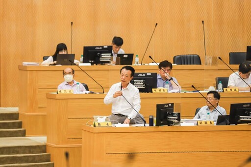 嘉縣議會第20屆第5次定期大會 翁章梁進行施政總報告