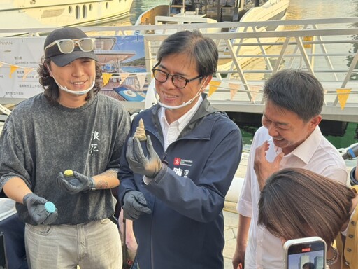 雄中同學開外掛!陳其邁捏怪形馬卡龍 許智傑笑到不能言語