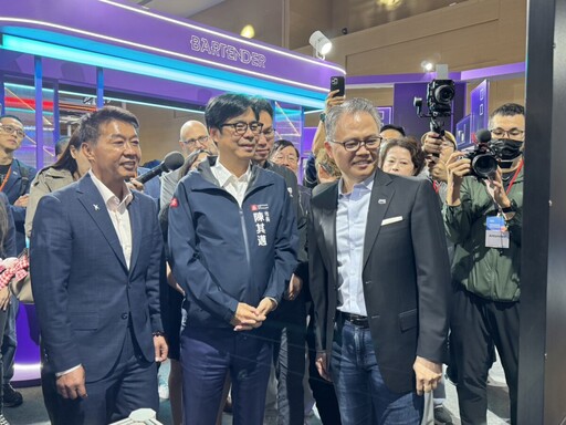 許智傑揭AI治理藍圖『雲騰高雄』 目標打造國際級科技人才基地