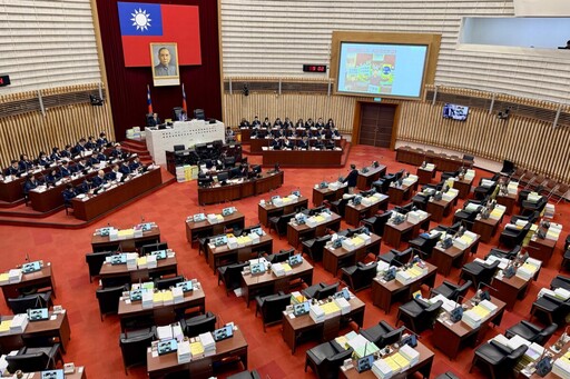 陳其邁答詢議員關切 高雄軟硬體升級與城市發展全面啟動