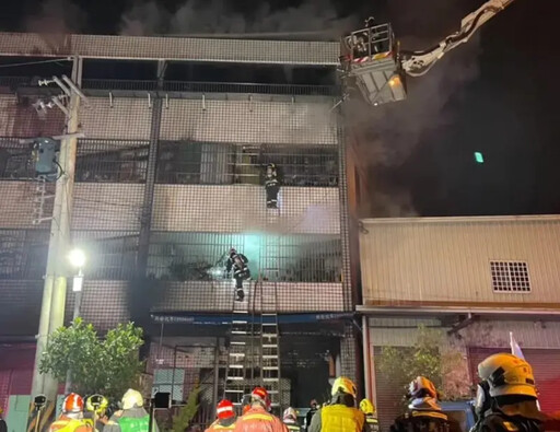 台中豐原民宅暗夜大火 7人受困3人受傷送醫