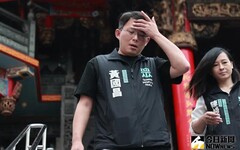 黃國昌嗆張益贍外遇 網：師生戀退出政壇？