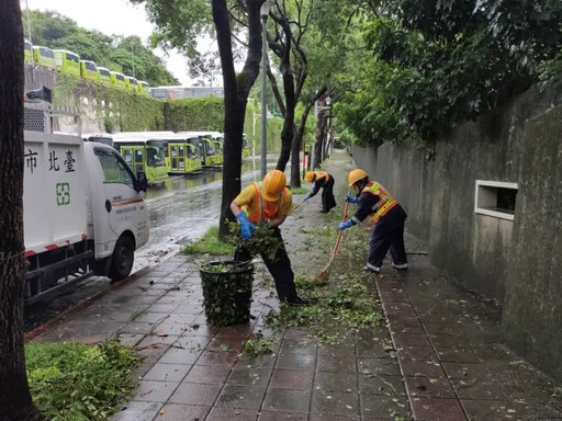 凱米颱風遠離 北市清潔隊原時段加班收垃圾