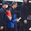 柯文哲被爆在市長室收賄 她揭可能收錢階段