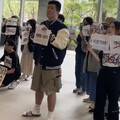 台大生抗議陸生團 綠委讚太帥：民主尚勇！