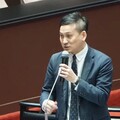 藍送出選罷法 她開第一槍拒與葉元之同台