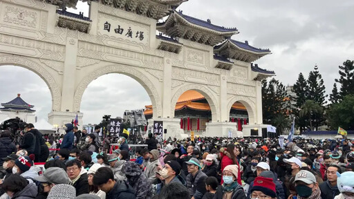 小草上街被嗆荒謬 黃國昌酸柯建銘情緒失控